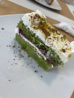 Green Velvet Kuchen  at El Vergel Veggie Restaurant in Tarragona
