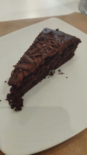 Chocolate cake at El Vergel Veggie Restaurant in Tarragona