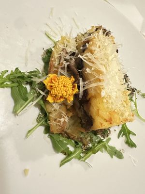 Vegan und glutenfrei, Tagesgericht, Kartoffelkuchen auf Pilze   at El Vergel Veggie Restaurant in Tarragona