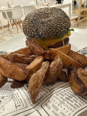 Veganer Burger, enthält Gluten   at El Vergel Veggie Restaurant in Tarragona