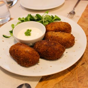 mushroom croquettes with aioli at El Vergel Veggie Restaurant in Tarragona