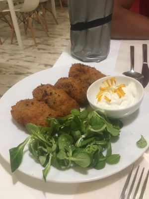 Las mejores croquetas como entrante  at El Vergel Veggie Restaurant in Tarragona