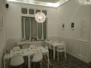 inside at El Vergel Veggie Restaurant in Tarragona