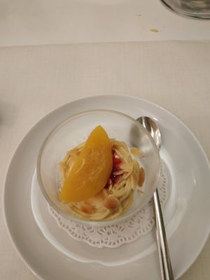 Almond-lemom mouse at El Vergel Veggie Restaurant in Tarragona