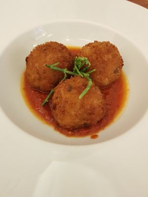 Croquetas de arroz y setas at El Vergel Veggie Restaurant in Tarragona