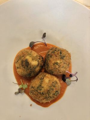 Arancini de espinacas at El Vergel Veggie Restaurant in Tarragona