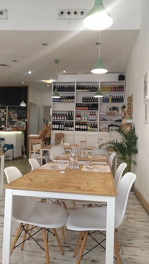 interior del local at El Vergel Veggie Restaurant in Tarragona