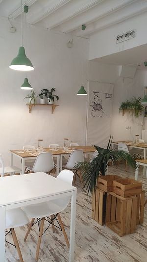 local at El Vergel Veggie Restaurant in Tarragona