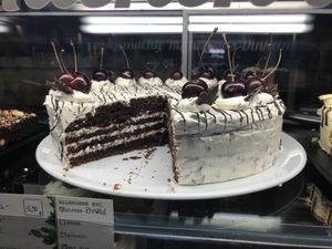 Schwarzwälder Kirschtorte at My Heart Beats Vegan in Karlsruhe