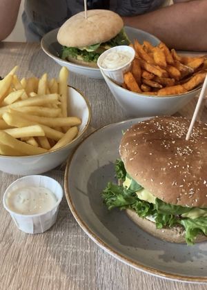 Leckere Burger 🙂 at My Heart Beats Vegan in Karlsruhe