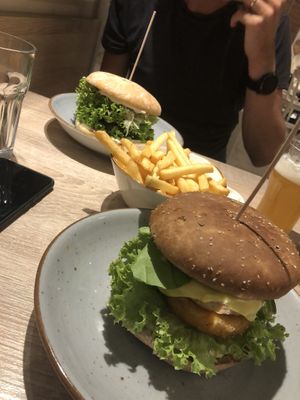 Yummy burgers with fries at My Heart Beats Vegan in Karlsruhe