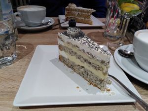 Zitrone-Mohn-Torte at My Heart Beats Vegan in Karlsruhe
