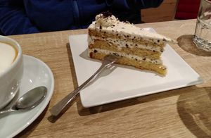 Stracciatella-Torte at My Heart Beats Vegan in Karlsruhe
