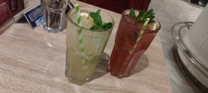 Selbstgemachter Eistee (Himbeer Minze und Ingwer Minze) at My Heart Beats Vegan in Karlsruhe