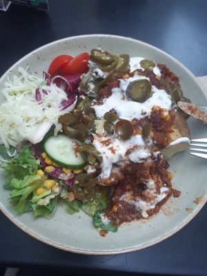 Chili sin carne mit Ofenkartoffel at My Heart Beats Vegan in Karlsruhe