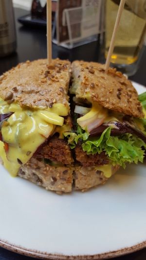curry and beets burger at My Heart Beats Vegan in Karlsruhe