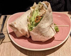 Wrap mit frittierter Avocado und "Chiqn" at My Heart Beats Vegan in Karlsruhe