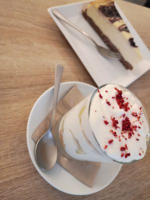 Desserts at My Heart Beats Vegan in Karlsruhe