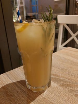 Pear rosemary lemonade at My Heart Beats Vegan in Karlsruhe