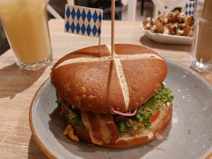 Bacon egg burger (Oktoberfest special) at My Heart Beats Vegan in Karlsruhe