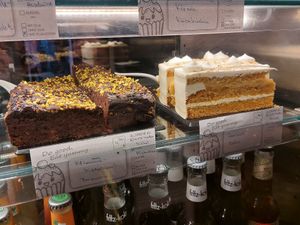 Plum pistachio brownie and carrot cake at My Heart Beats Vegan in Karlsruhe