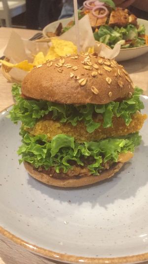 leckerer veganer Burger  at My Heart Beats Vegan in Karlsruhe