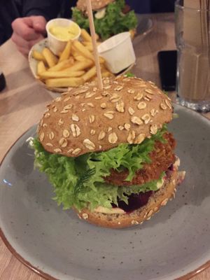 Sylt Deluxe with fries at My Heart Beats Vegan in Karlsruhe