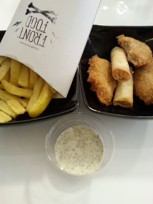 FRÜHLINGSROLLEN, POMMES, NUGGETS at Front Food in Linz