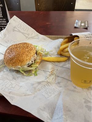 F4-burger with friess  at Front Food in Linz