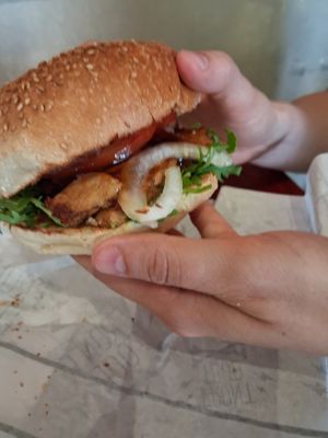 Pulled Burger 7,99 Euro at Front Food in Linz