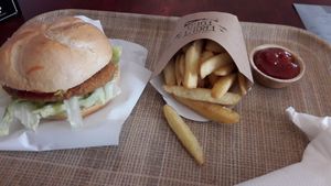 Schnitzlinger Burger at Front Food in Linz