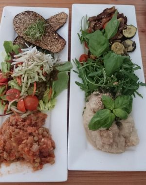 Diner with aubergineschnitzel at GYS - Voorstraat in Utrecht