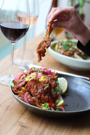 Snacks at Gys - In the photo you see the Texas style oyster mushrooms (100% organic, gluten-free and vegan) at GYS - Voorstraat in Utrecht