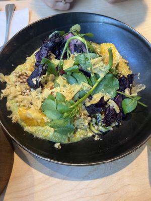 Red and green  at GYS - Voorstraat in Utrecht