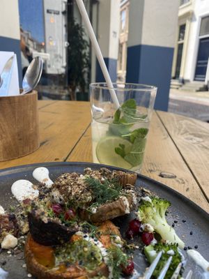 Jacket potato club & homemade lemonade   at GYS - Voorstraat in Utrecht