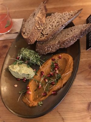 Bread with dips at GYS - Voorstraat in Utrecht