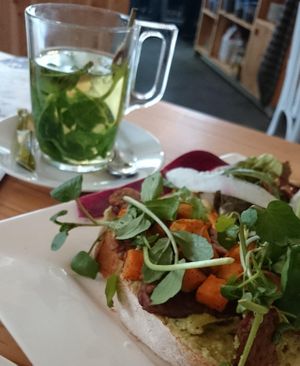 Sandwich with tempeh and avocado at GYS - Voorstraat in Utrecht