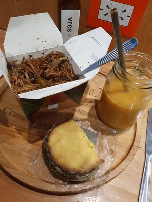 Vegan Chop Suey & vegan Alfajor! at Marcopolo Freelife in Ushuaia