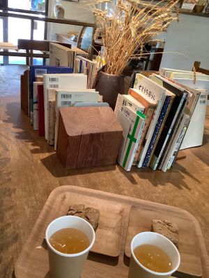 vegan scone and herb tea at Ameen's Oven in Nishinomiya