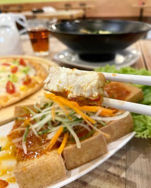 Thai style tofu at Nature Cafe 自然疏食 - The Aperia in Central Singapore