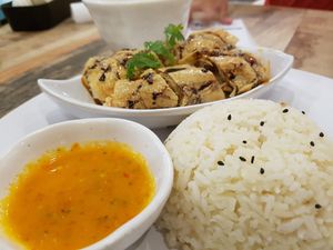 Lunch Soy skin chicken rice $5 promo, available at night too at Nature Cafe 自然疏食 - The Aperia in Central Singapore