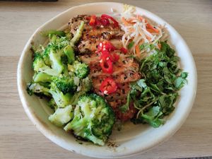 Far East Thai Chick'n Bowl at Veggie Grill by Next Level in Pasadena