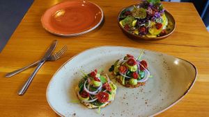 Raw Pizza at Vege Rama in West End