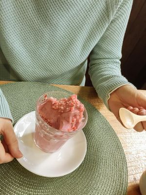 Soy Strawberry Smoothie (ice cream) at Natural Food Store Farm in Fukuoka