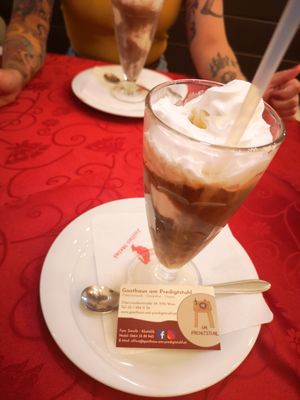 Eiskaffee und Eiskakao at Gasthaus am Predigtstuhl in Vienna