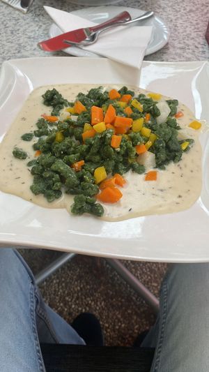 Spinatsoätzle mit Kräutersauce  at Gasthaus am Predigtstuhl in Vienna