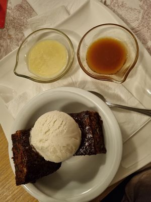 Sticky Toffee Pudding at Gasthaus am Predigtstuhl in Vienna