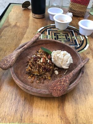 Vegan apple crumble and vegan gelato at Co.ConAmor in Tulum