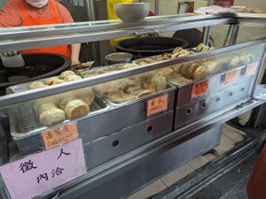 storefront display at Shàng Dǐng HuángJiā 上頂皇家 - Main Station in Taipei