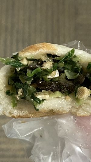 Spoon cabbage aka pak choi  at Shàng Dǐng HuángJiā 上頂皇家 - Main Station in Taipei